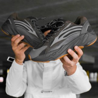 Yeezy cheap 700 2